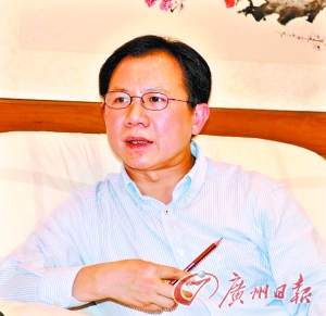 正文 洪梅镇委书记王建周 本报讯(记者倪少娥 图/记者卢政)