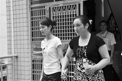 图文邓玉娇一审免予刑事处罚