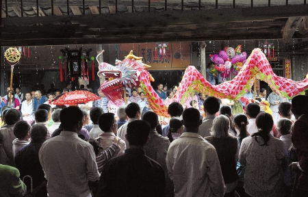 郪江古镇万人"祈雨"