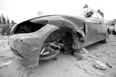 "宝马女"撞死人逃逸,12小时后自首