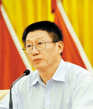 > 正文     从市人居环境委员会主任到就任龙岗区委书记,昨天上午的全