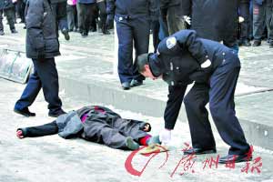 哈尔滨男子砍死1人伤13人被警方击毙(图)