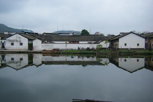 僑鄉梅州:古老圍龍屋仍是現代客家人祭祀要地