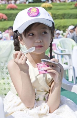 在北京奥运开幕式上高唱《歌唱祖国》的9岁小女孩林妙可