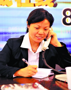 叶雪文市人大代表,新穗巴士公司行政人力资源总监邵权