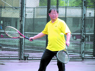 退休工程师倡议设"爱手日"