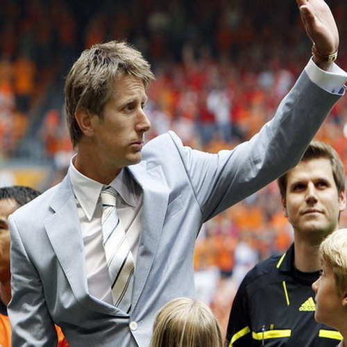 范德萨正式告别数度哽咽