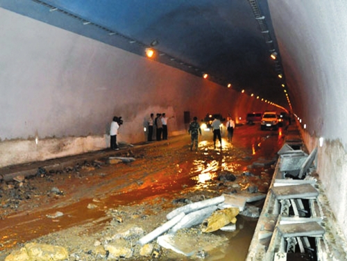 重庆隧道突水事故已致3死4伤