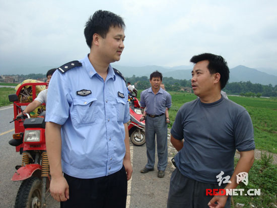 6月18日,湖南省江永县公安局上江圩派出所民警迅速出击,及时防范了"