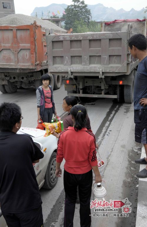 307国道大修天天堵车千余辆 记者3问(图)