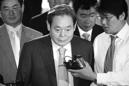 > 正文      李在灿自杀前很少参加家族聚会,一直隐居,他的表姐也在5