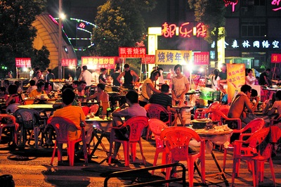 夜宵摊吵得附近居民睡不着