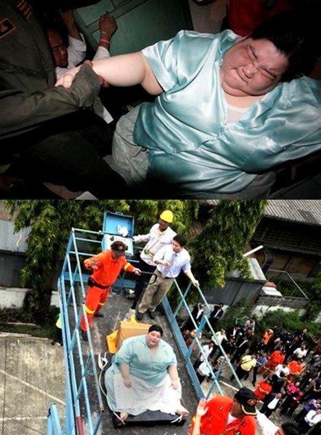 中新网8月27日电 据外电报道,泰国一名妇女体重高达274公斤