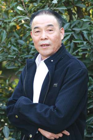 丁仰振,倾囊只为运河瓷