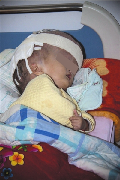 本报实习记者赵恩泽摄本报讯(记者李靖)刘昱含是早产女婴.