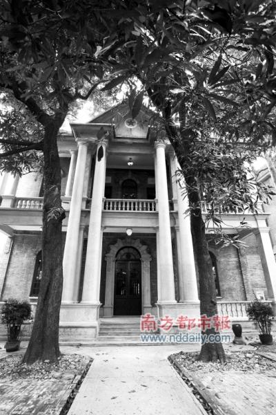 曾经破旧的简氏别墅如今焕然一新.