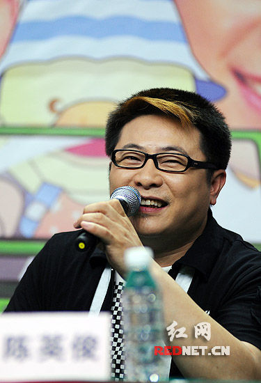 "黄小鸭"六一亮相音乐剧 汪涵马可全是绿叶