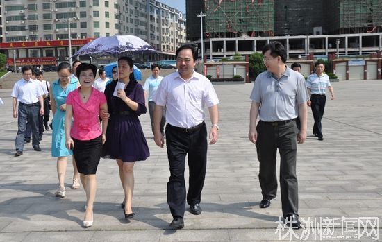 株洲市委副书记阳卫国一行考察衡东党务公开工作