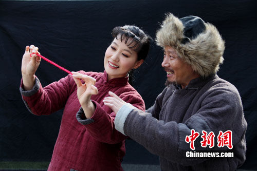 王昆为迟到向观众致歉 谭晶称《白毛女》演唱难
