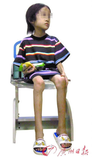 香港"饥饿女孩"广州跳楼觅食 港府正了解事件