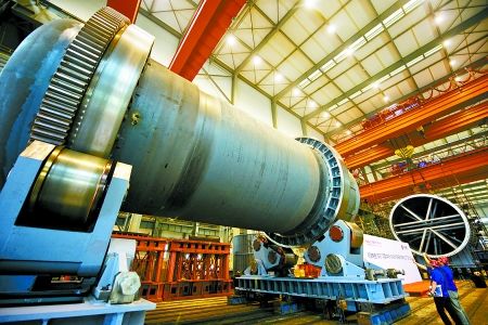 38m炼铜阳极炉在洛阳成功试车.