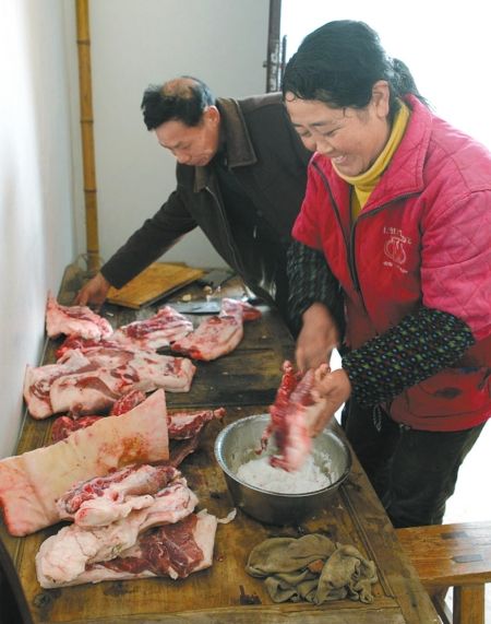 新居,不再受洪灾侵扰廖小兵骆凤荣华西都市报记者汪仁洪广安报道"老婆