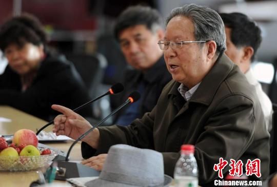 新疆举办《雪浴昆仑》央视一套首播新闻座谈会