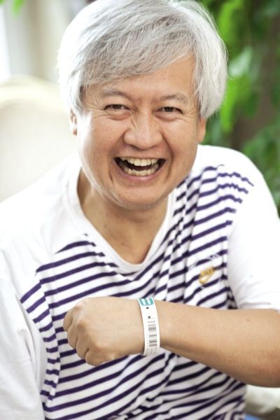 "微博红人"薛蛮子大赞三亚出租车井然有序_新浪新闻