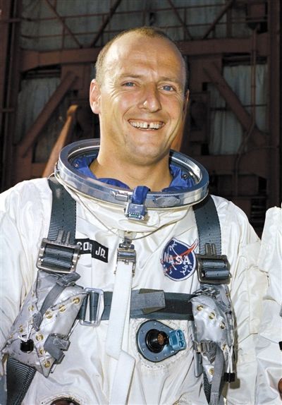 美国登月英雄尘世苦恼多