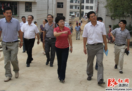 谢学龙深入涟源三中三一学校调研