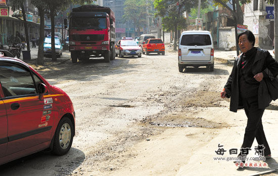 公交車停運事件引出的話題:蘭州城郊道路何時坦坦蕩蕩?