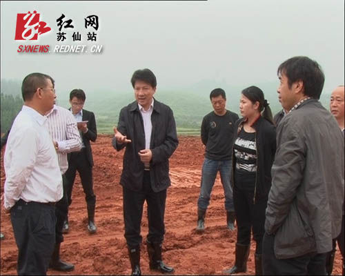 红网苏仙站5月6日讯(分站记者 杨扬)5月3日,苏仙区委书记何录春调研郴