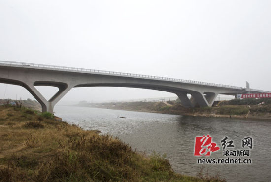 万家丽路捞刀河大桥通车 拉近星沙与安沙镇距离