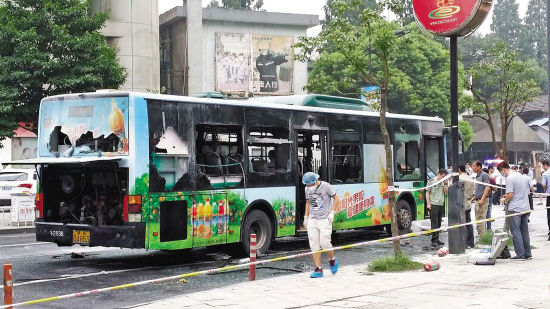 杭州公交车燃烧事件系人为放火