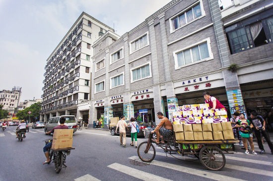汤铭明广州城中的批发市场纷纷在寻求转型升级的出路,一德路批发市场