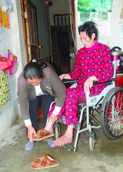 弟弟不伺候父母 出钱不出力 法律规定