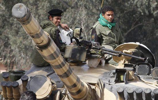 利比亚政府军与反对派武装激战争石油重镇图
