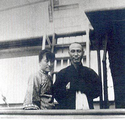 揭秘:蒋介石用刀相逼求婚讨来艺妓老婆(组图)