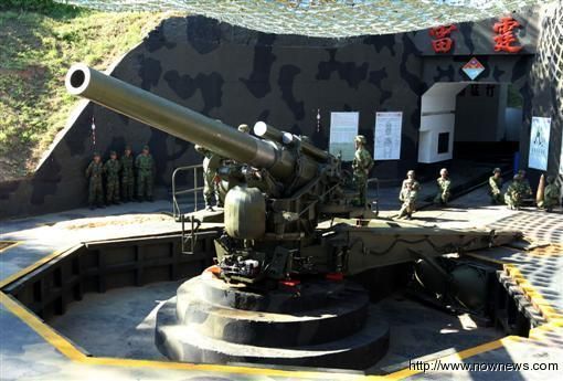 台军向媒体公开驻金门240毫米榴弹炮操演(图)
