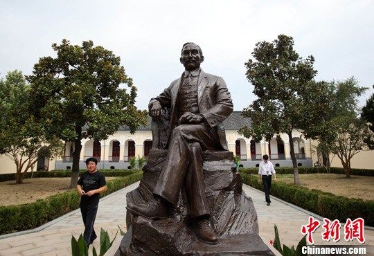 9月28日,"孙中山与南京临时政府史料展"在修葺一新的南京总统府西花厅
