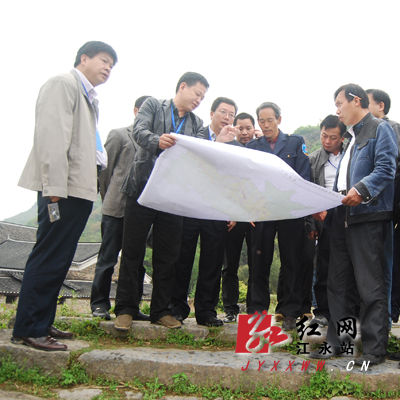 陈景茂深入上甘棠景区现场办公图