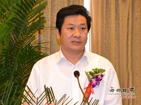 白银市委书记张智全致辞白银市委副书记,市长汪海洲主持签约仪式各界