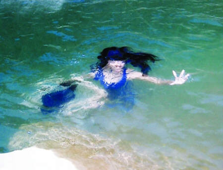女孩游泳溺亡图片
