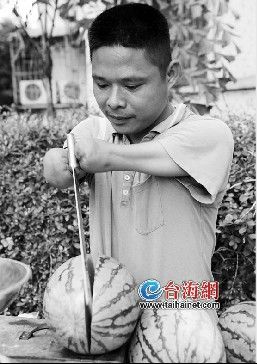 断臂卖瓜郎成网络红人称希望靠自己过日子 -大千世界-杭州网