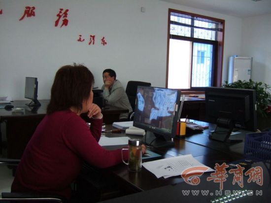 网曝公务员上班玩游戏 市委书记怒斥所长被免职