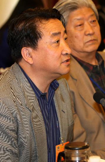 图文:全国政协委员姜昆