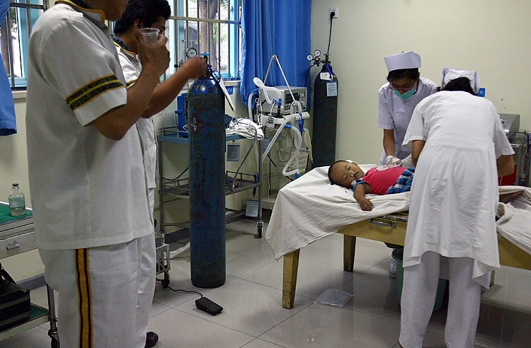 图文女孩经抢救无效身亡