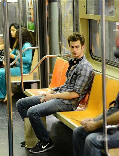 刘德华泰国搭地铁被认出(图)