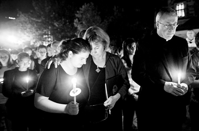 莱美国警方14日加紧在著名的耶鲁大学调查一天前发现的"墙中女尸"案