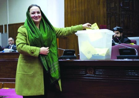 阿富汗第一位女议员图片